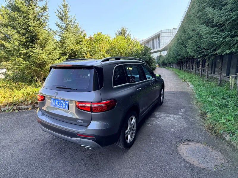 Mercedes-benz glb