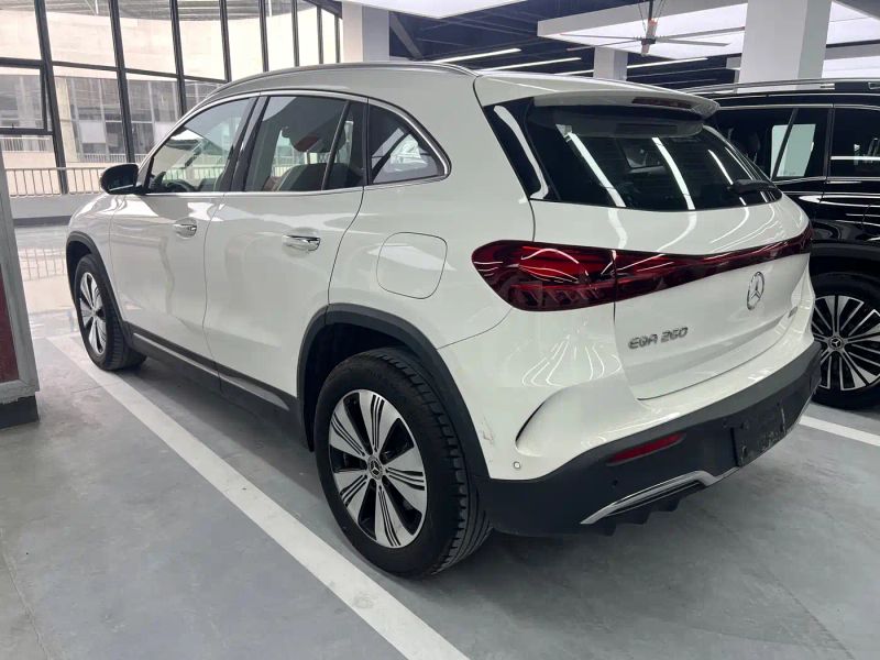 Mercedes-benz eqa