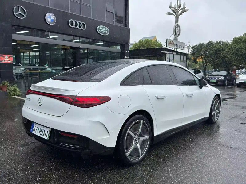 Mercedes-benz eqe