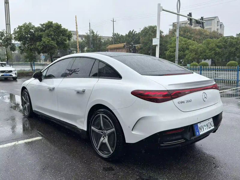 Mercedes-benz eqe