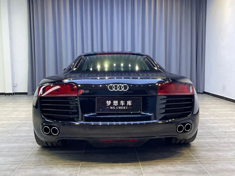 Audi R8