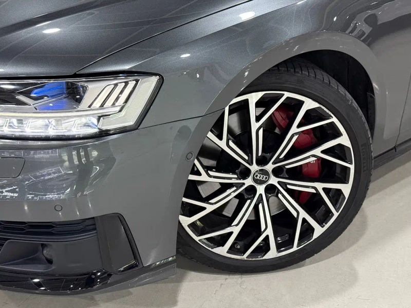 Audi S8