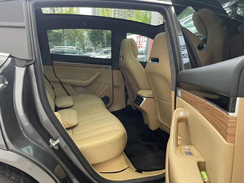 Luxeed r7