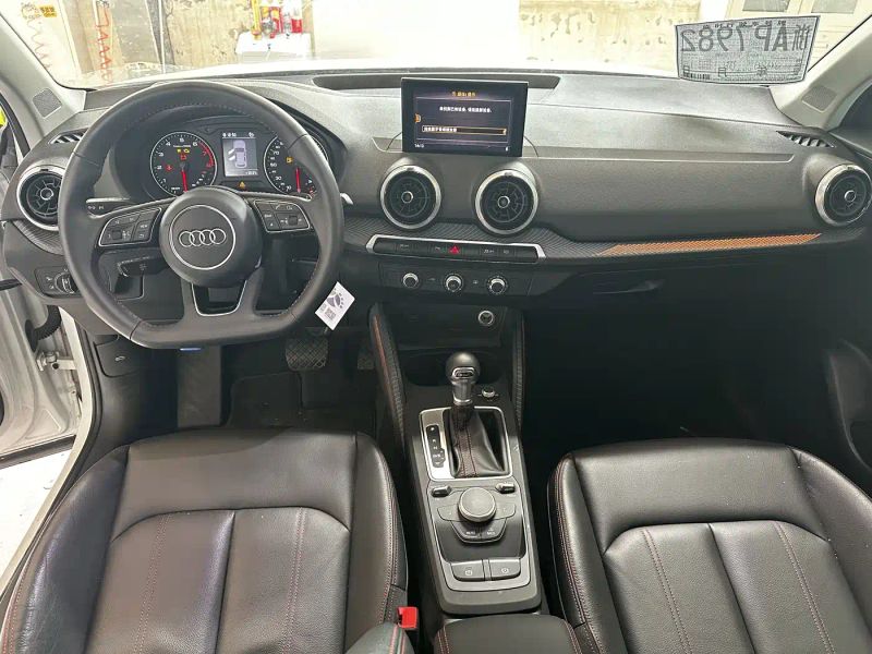Audi q2l