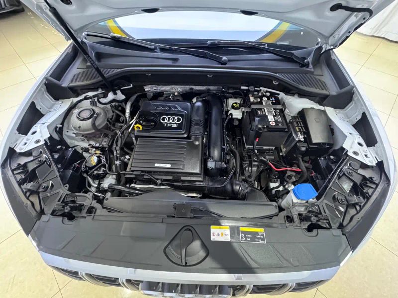 Audi q2l
