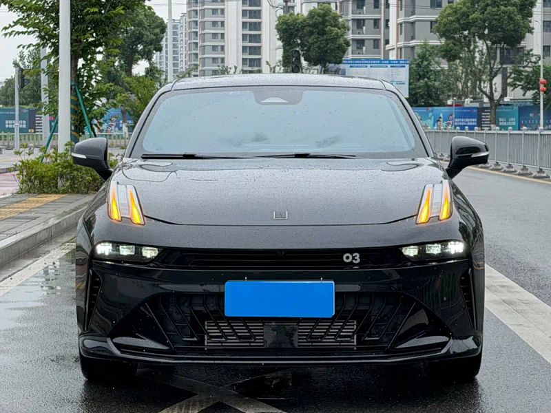 Lynk&co 03