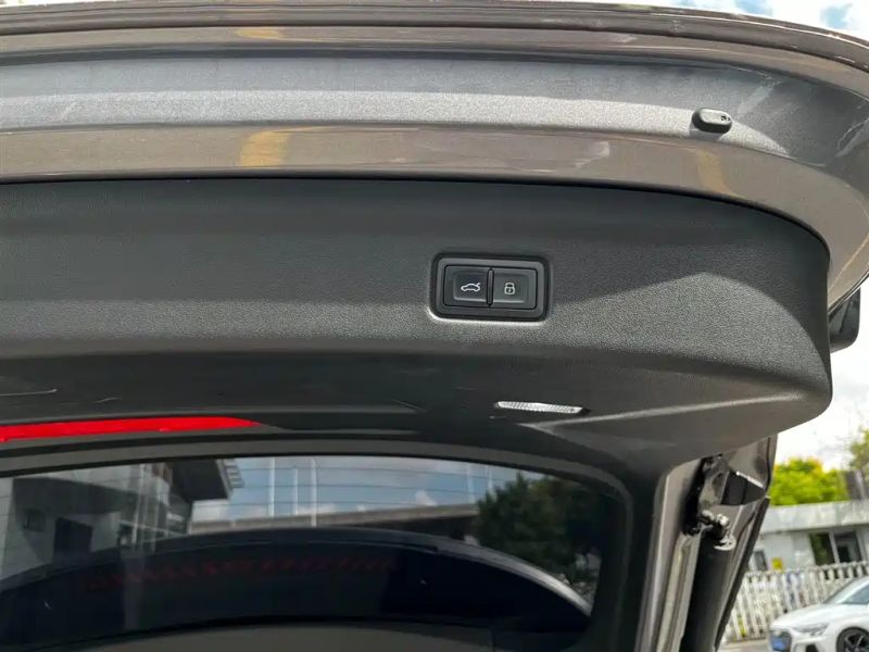 Audi q6l