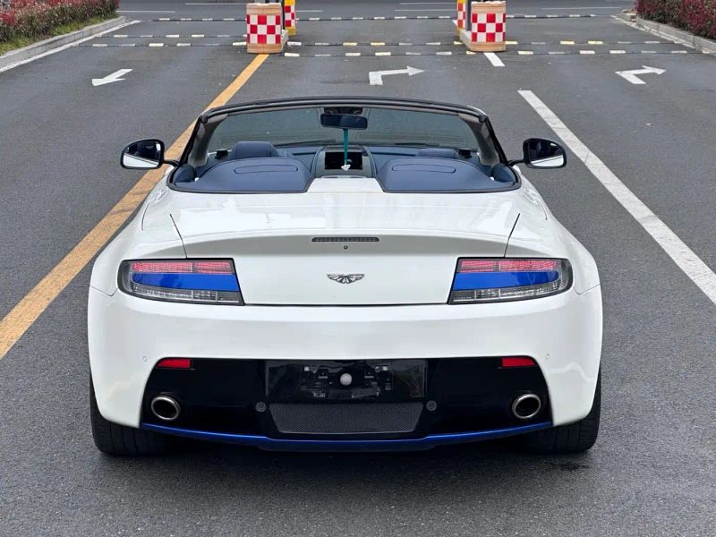 Aston-martin vantage