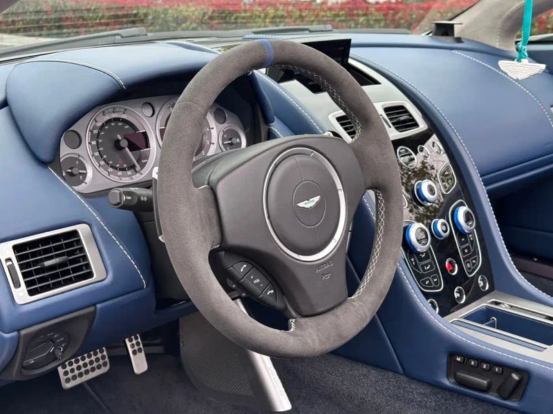 Aston-martin vantage