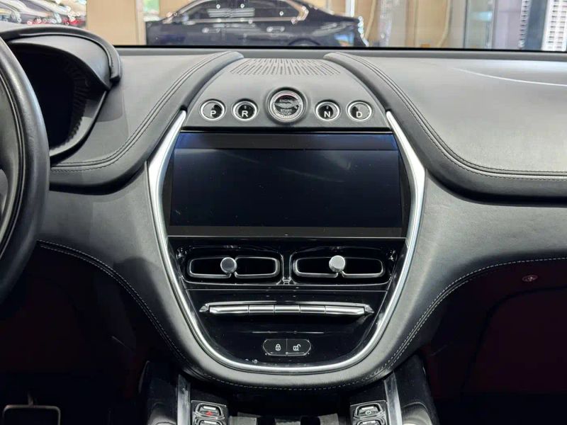 Aston-martin dbx