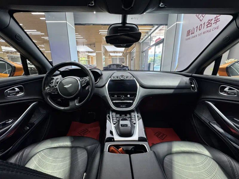 Aston-martin dbx