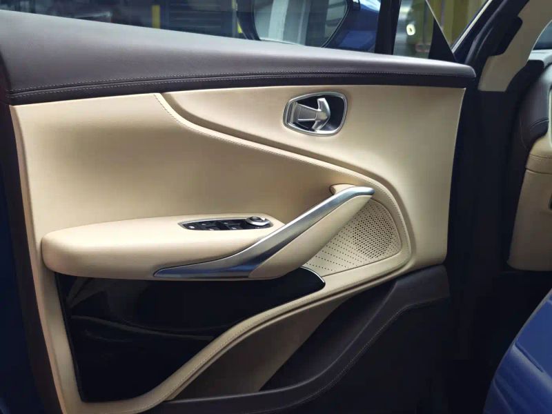 Aston-martin dbx