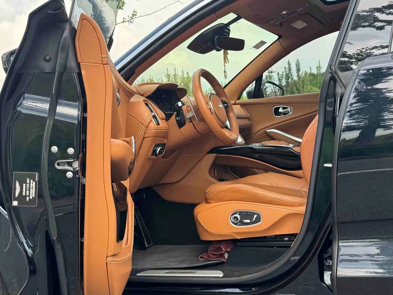 Aston-martin dbx