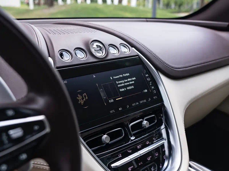 Aston-martin dbx