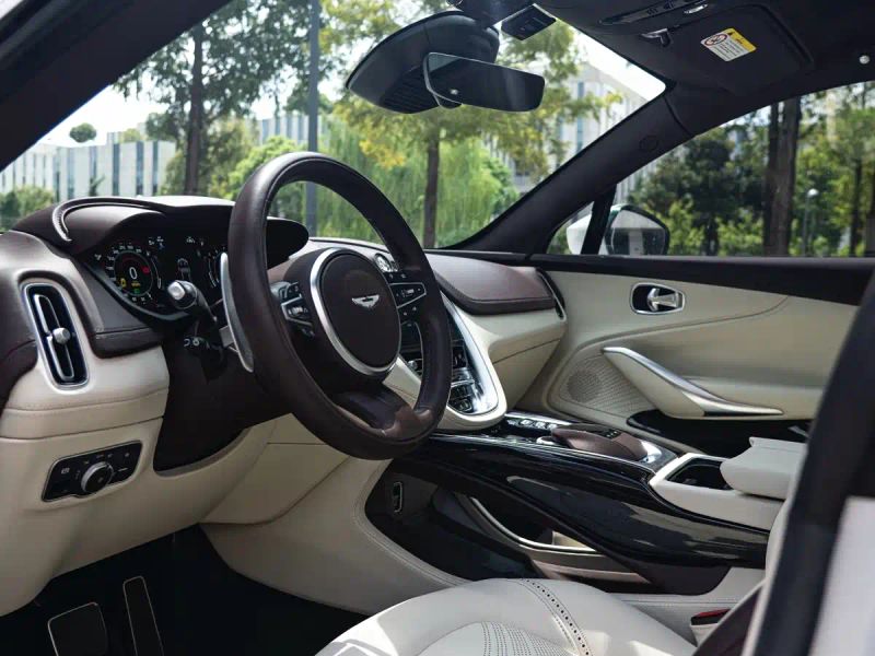 Aston-martin dbx