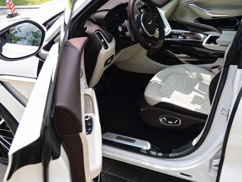 Aston-martin dbx