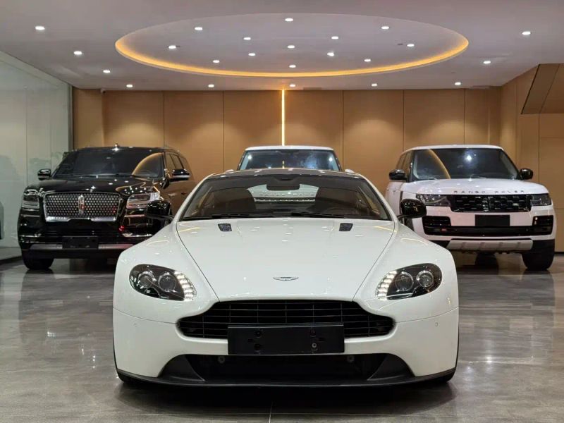 Aston-martin vantage
