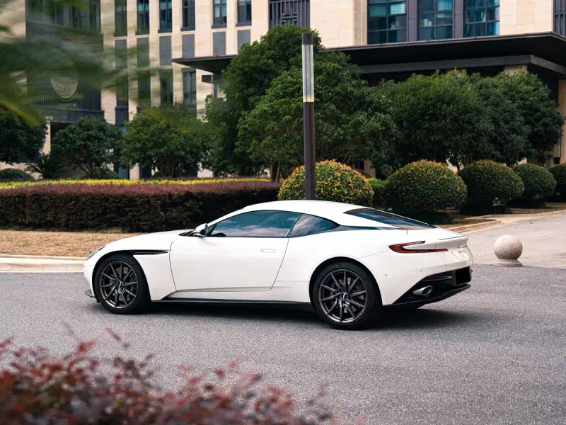 Aston-martin db11