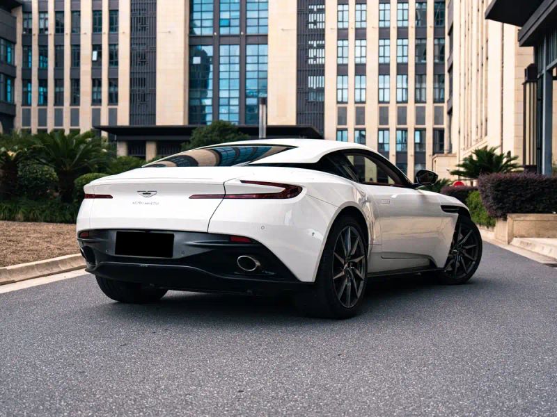 Aston-martin db11