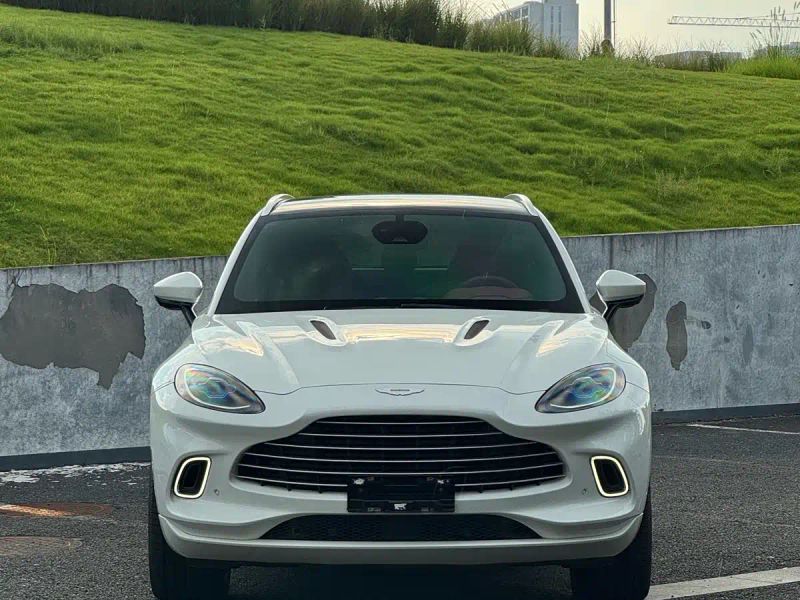 Aston-martin dbx