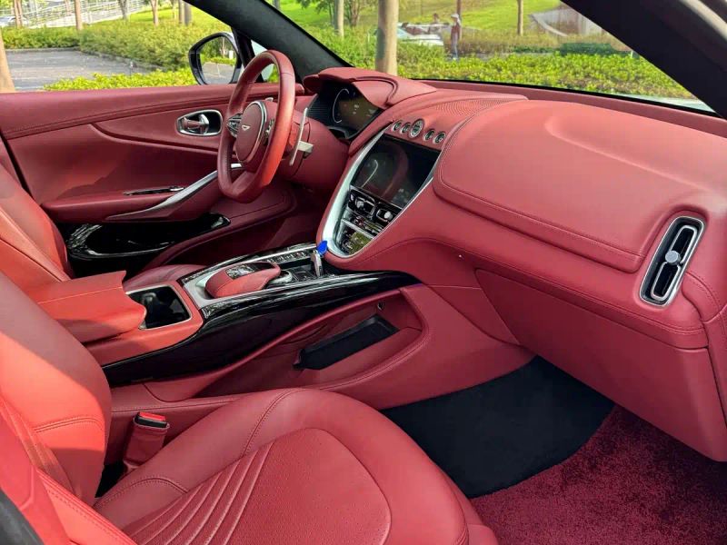 Aston-martin dbx