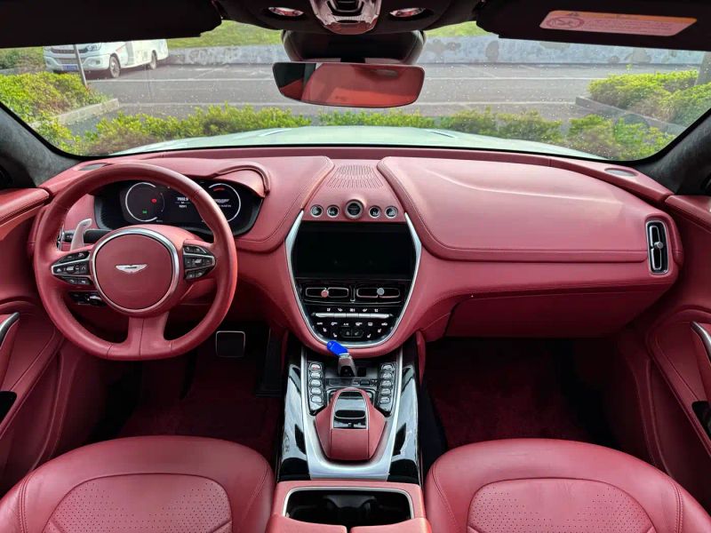 Aston-martin dbx