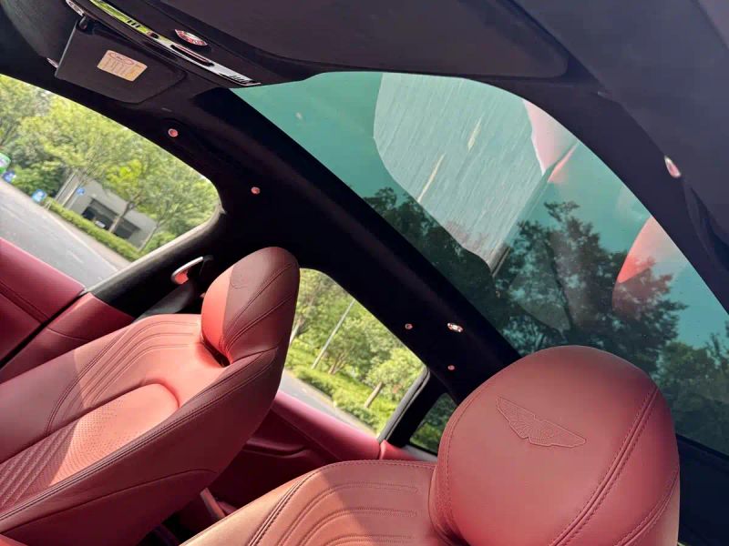 Aston-martin dbx