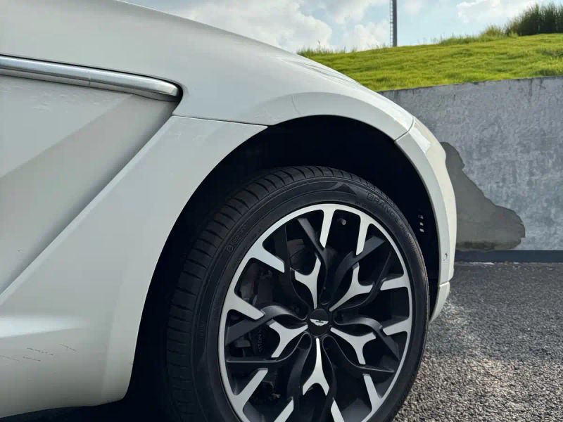 Aston-martin dbx