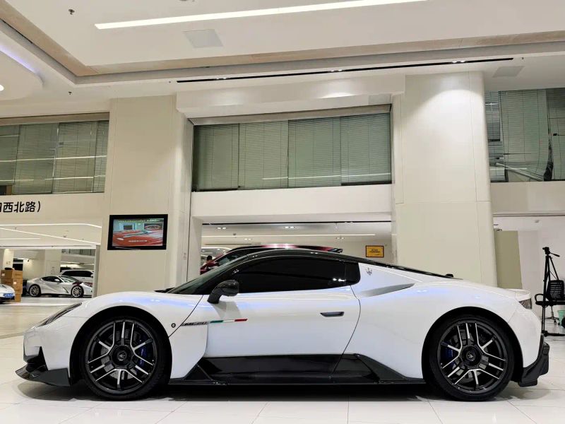 Maserati MC20