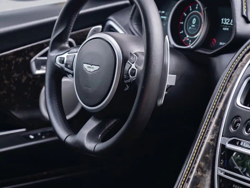 Aston-martin db11