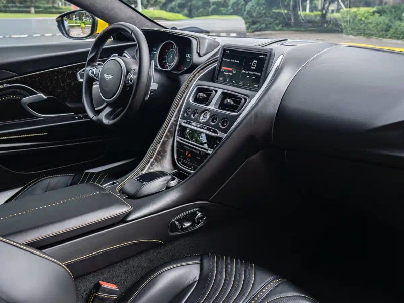 Aston-martin db11