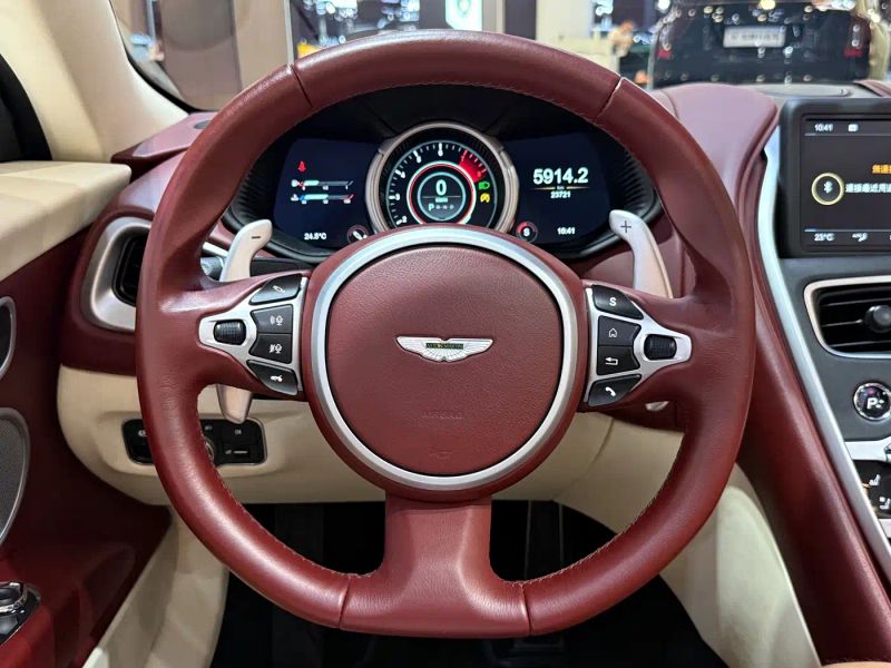 Aston-martin db11