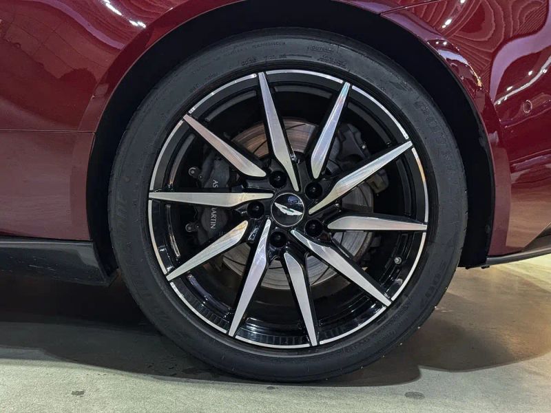 Aston-martin db11