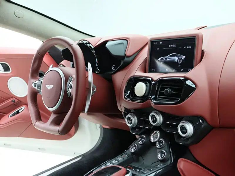 Aston-martin vantage