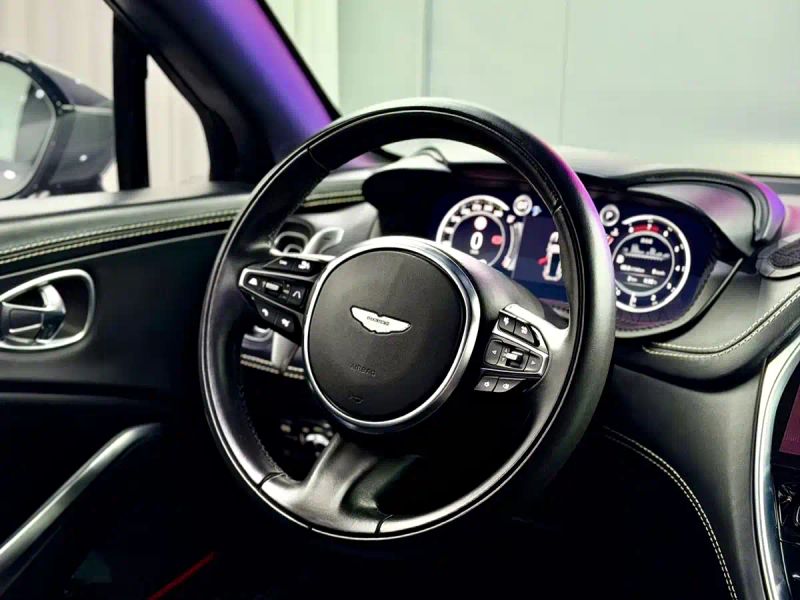 Aston-martin dbx