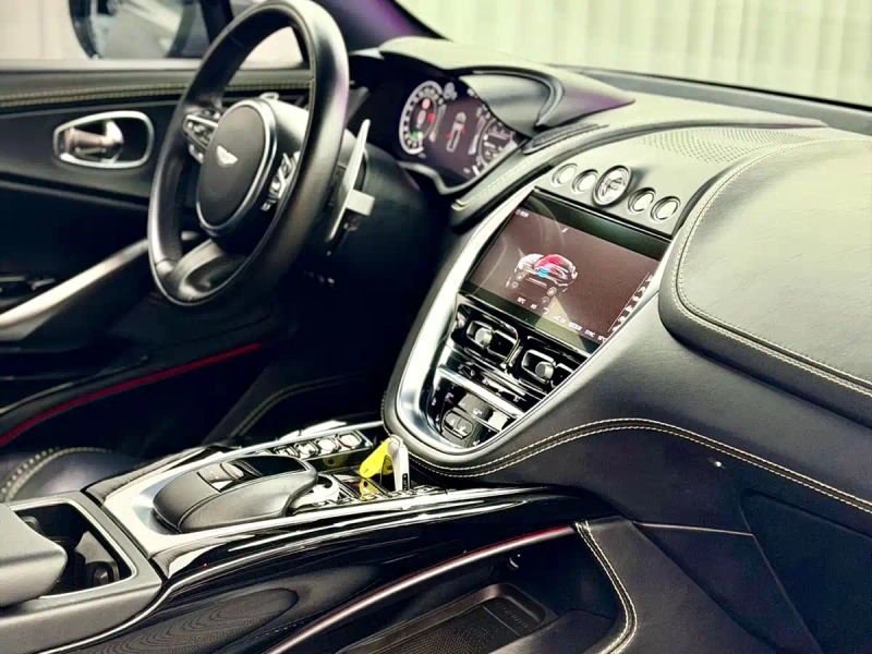 Aston-martin dbx