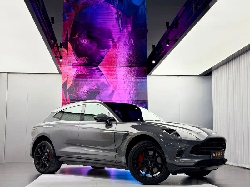 Aston-martin dbx