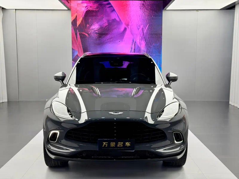 Aston-martin dbx