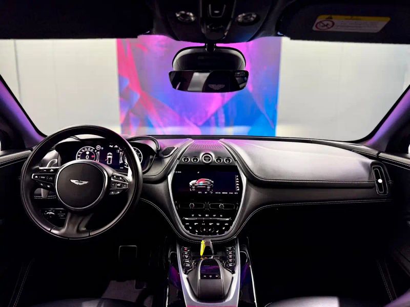 Aston-martin dbx
