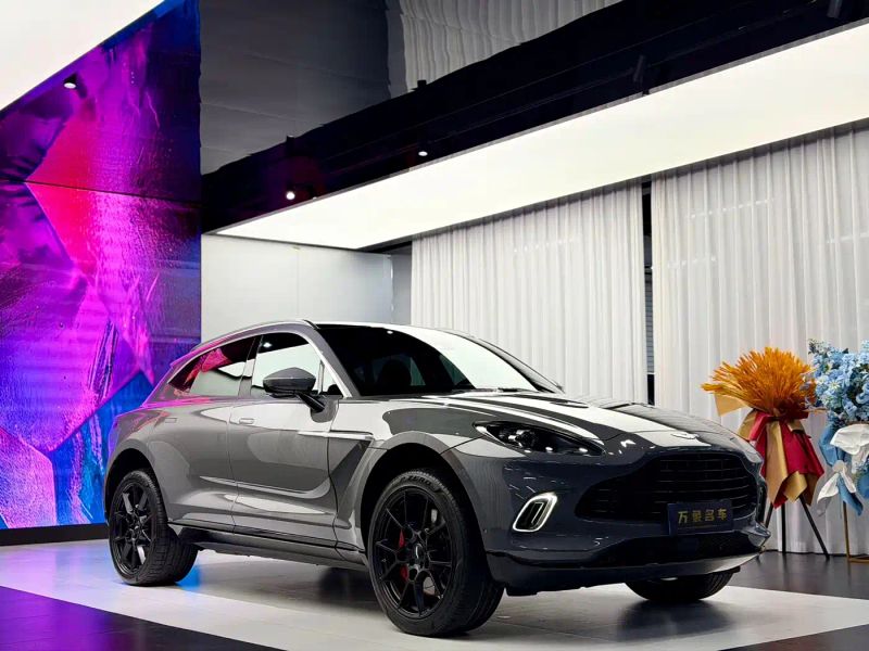 Aston-martin dbx