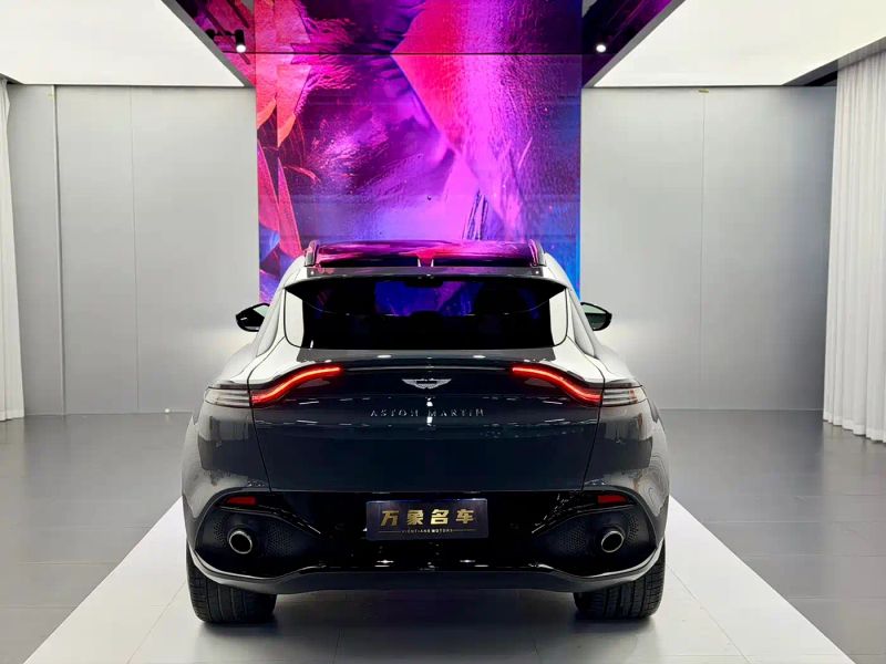 Aston-martin dbx