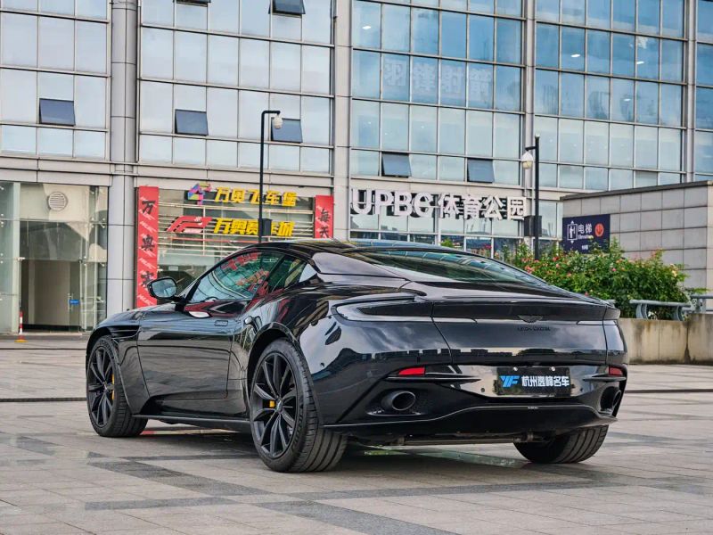 Aston-martin db11