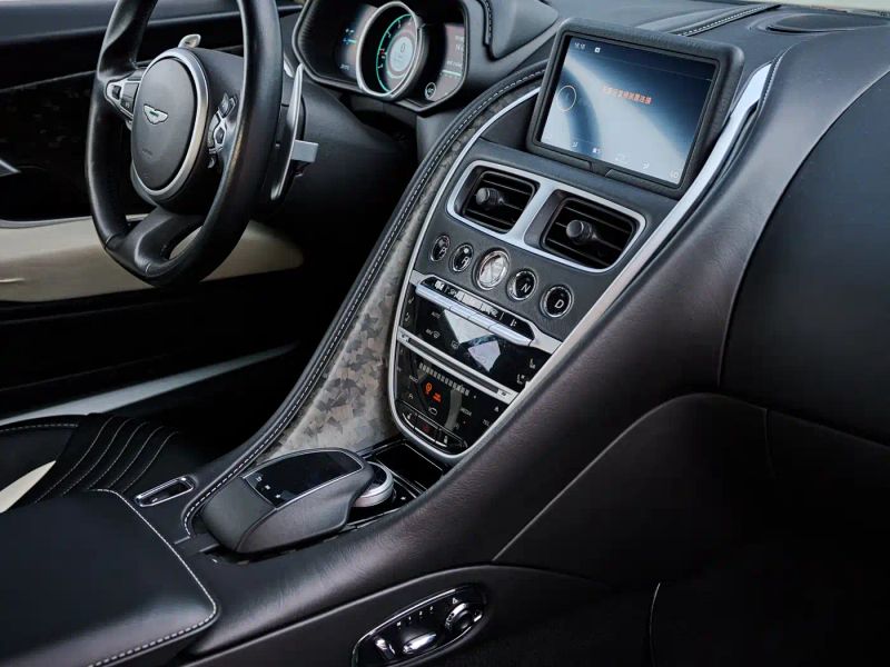 Aston-martin db11