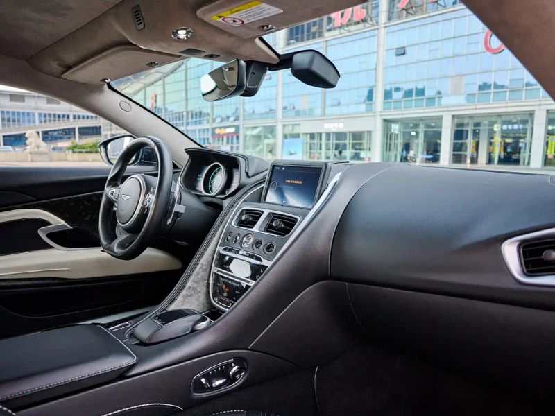 Aston-martin db11