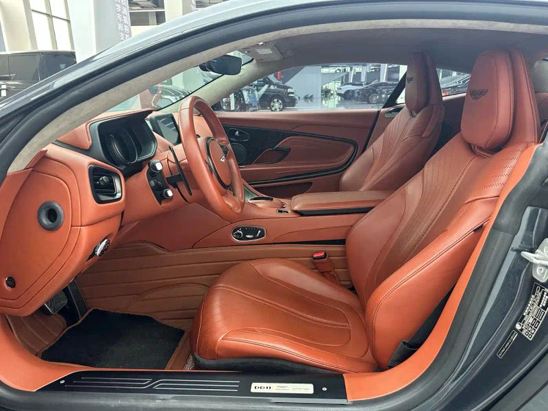 Aston-martin db11