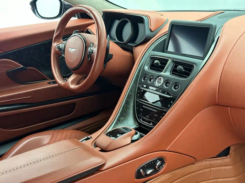 Aston-martin db11
