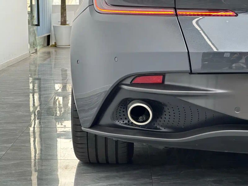 Aston-martin db11