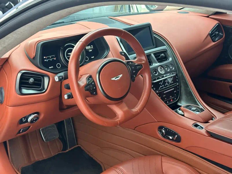 Aston-martin db11