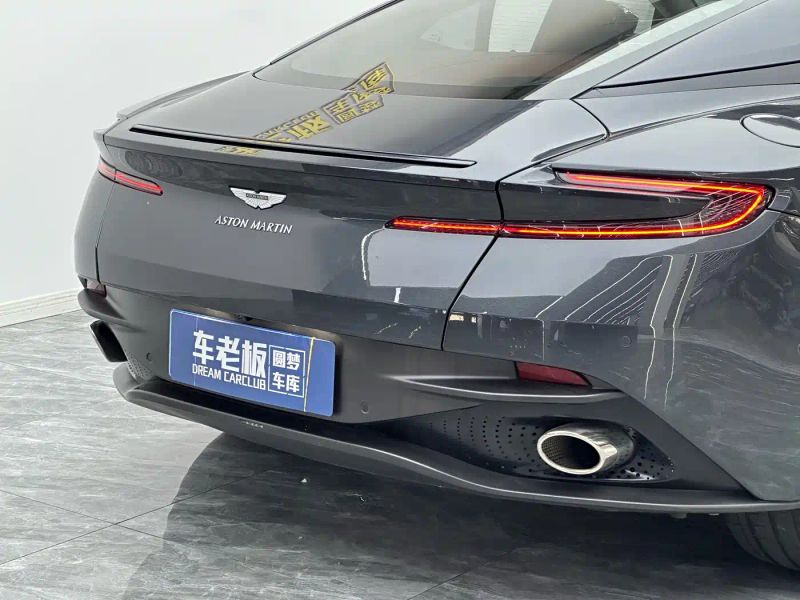 Aston-martin db11