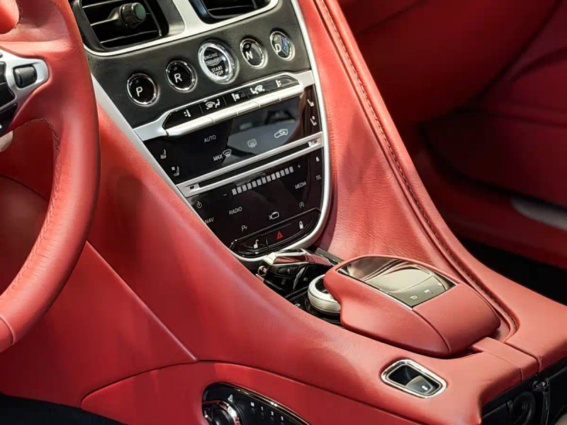 Aston-martin db11